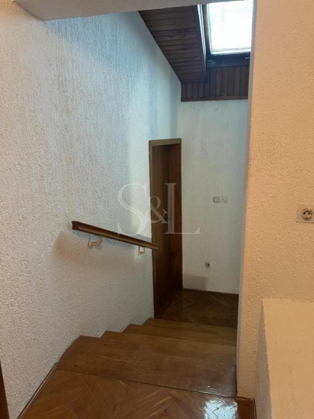 SPRATNA KUĆA U JOSIĆKOM NASELJU