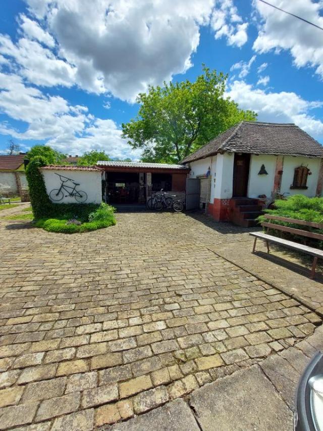 ODLIČNA NEKRETNINA! CENTAR!