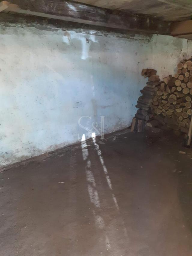 KUĆA U CENTRU GRADA!