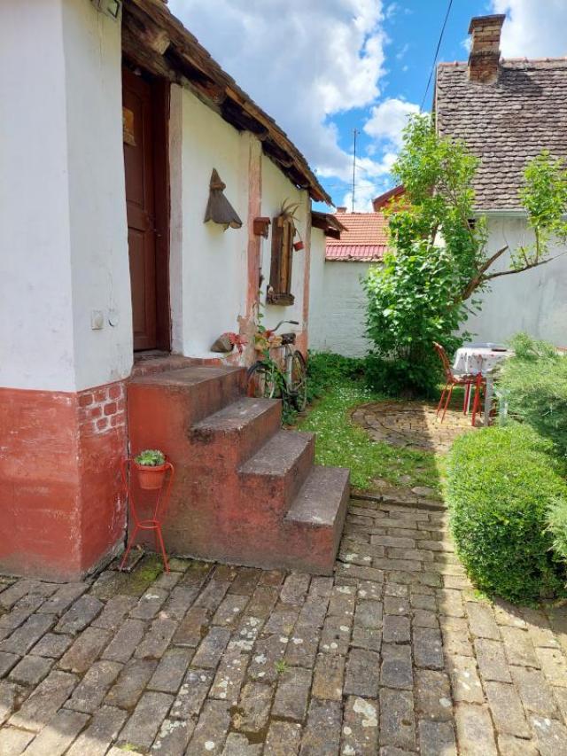 ODLIČNA NEKRETNINA! CENTAR!