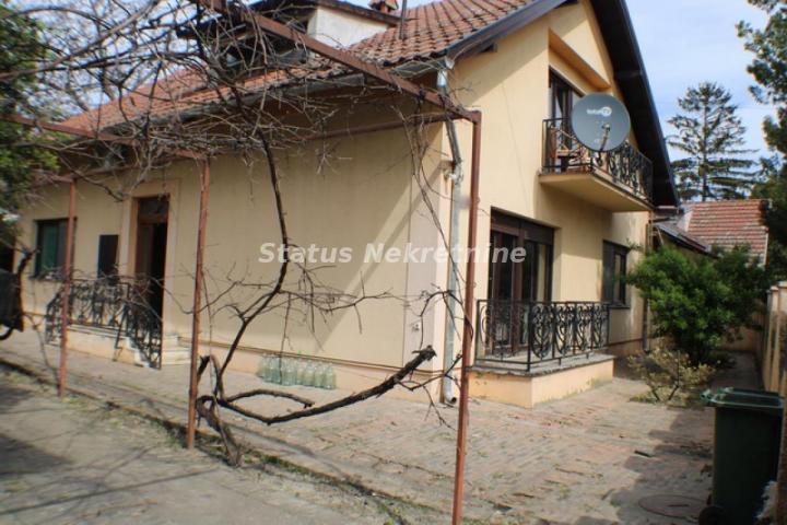 Bečej-Odlična kuča-nedaleko od Centra grada. 