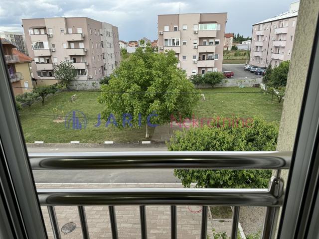Stan 25m2  u apart zgradi sa recepcijom , kratkoročno izdavanje 50e/dan