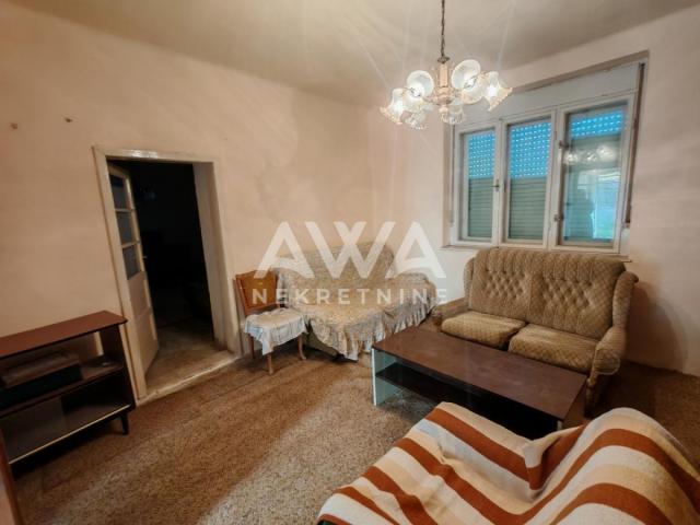 Trosobna prizemna, 133m2 plac 1567m2