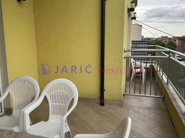 Stan 25m2  u apart zgradi sa recepcijom , kratkoročno izdavanje 50e/dan
