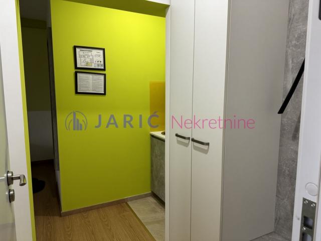 Stan 25m2  u apart zgradi sa recepcijom , kratkoročno izdavanje 50e/dan