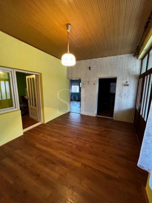 KUĆA, ČVRSTE GRADNJE U BEZDANU!!!