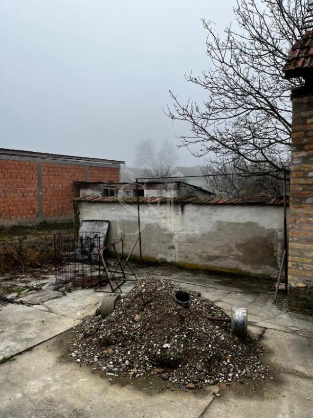 KUĆA, ČVRSTE GRADNJE U BEZDANU!!!