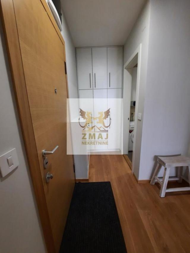 LUKSUZAN STAN U PUPINOVOJ PALATI - DVOSOBAN - POTPUNO NAMEŠTEN
