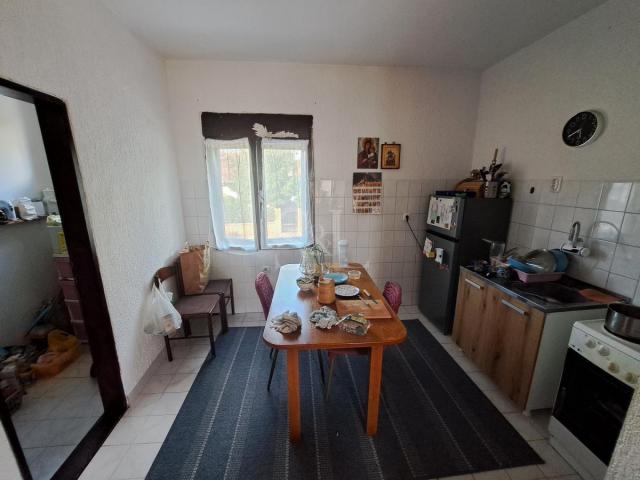 KUĆA SA LOKALOM!!!
