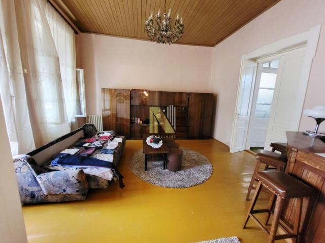 Kuća salonskog tipa u centru Bačkog Gradišta