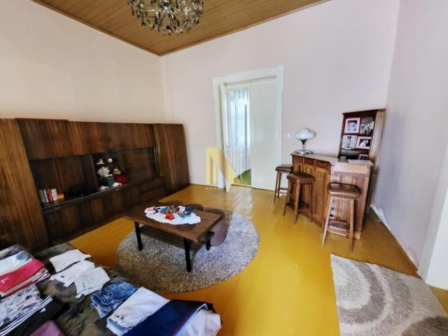 Kuća salonskog tipa u centru Bačkog Gradišta