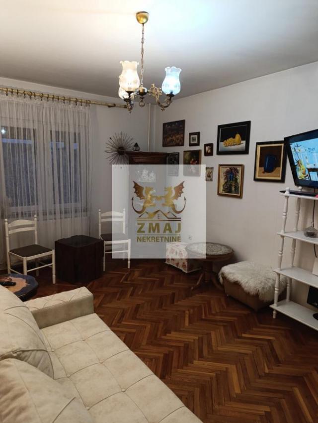 SAM CENTAR GRADA,  STAN 39m2, STARA GRADNJA!