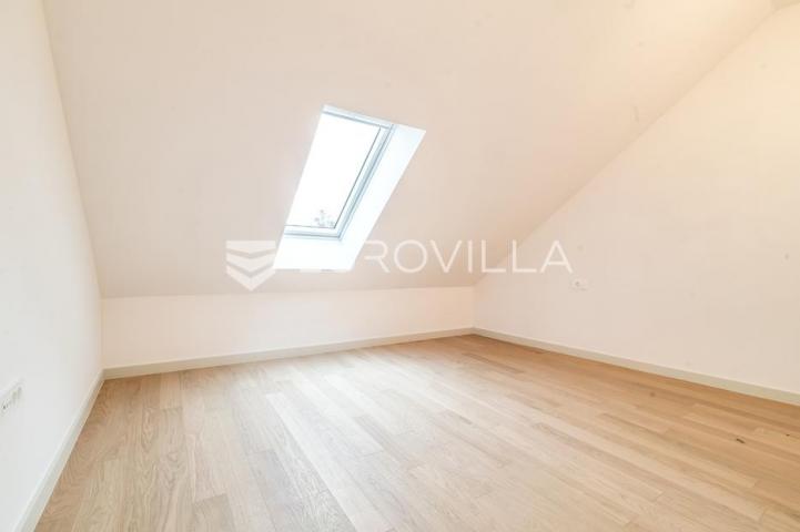 Samobor, Centar, Prekrasan novouređen trosoban stan, 84 m²