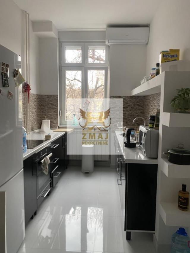 PRELEP STAN, SAM CENTAR GRADA 61m2, POTPUNO RENOVIRAN!