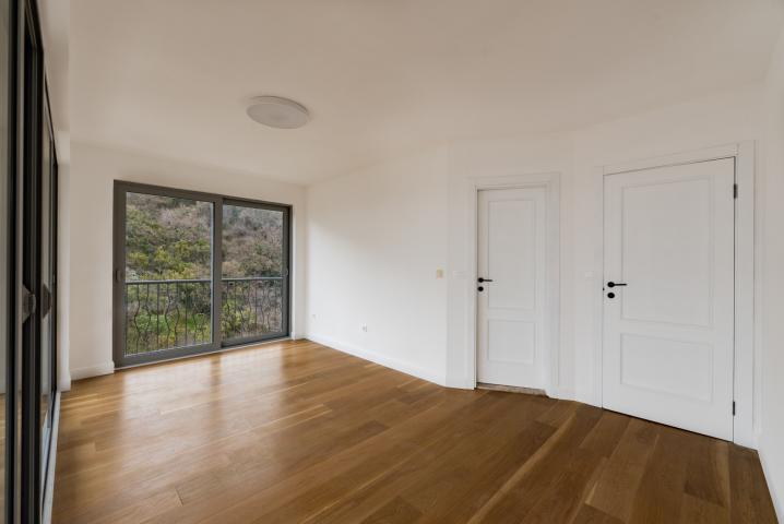 Prodaja, Stan, 160m2 , Pržno