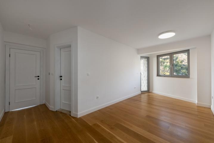 Prodaja, Stan, 160m2 , Pržno