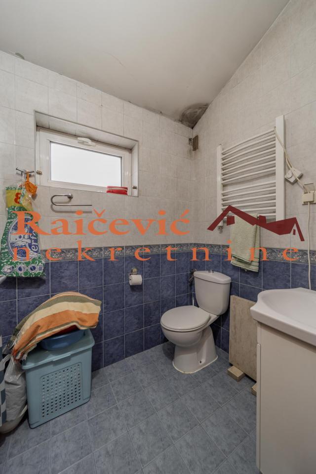 PALILULA PROFESORSKA KOLONIJA 160m2 , 2T ,300000e