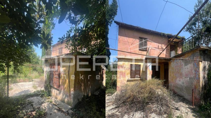 Kuća za adaptaciju, veliko dvorište,  Belafuža, 94 m2, Zadar