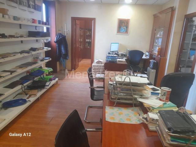 Altina, ograđen plac 5.3ara, objekat 240m2, uknjiženo 