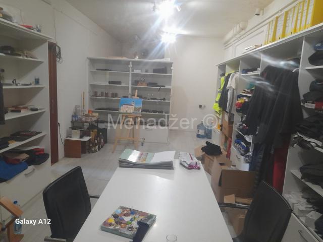 Altina, ograđen plac 5.3ara, objekat 240m2, uknjiženo 