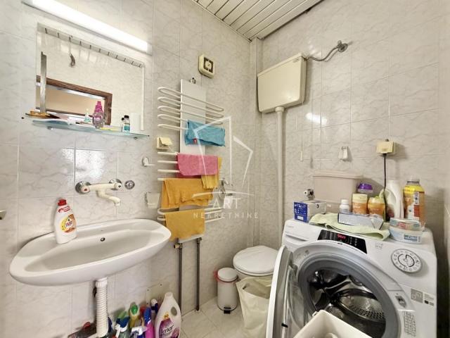 Zemun, uknjižena kuća, 196m2 ID#14343