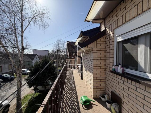 Zemun, uknjižena kuća, 196m2 ID#14343