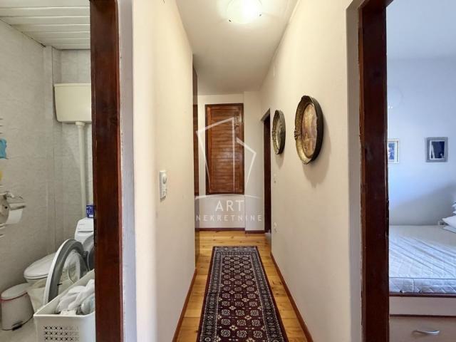 Zemun, uknjižena kuća, 196m2 ID#14343