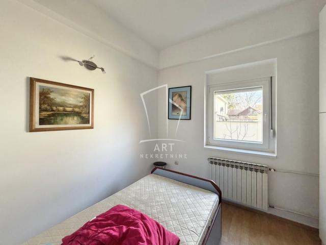 Zemun, uknjižena kuća, 196m2 ID#14343