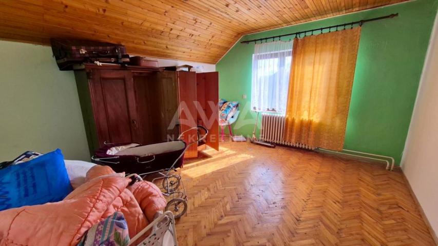 Čonoplja – Spratna kuća 172m² na velikom placu 1617m²
