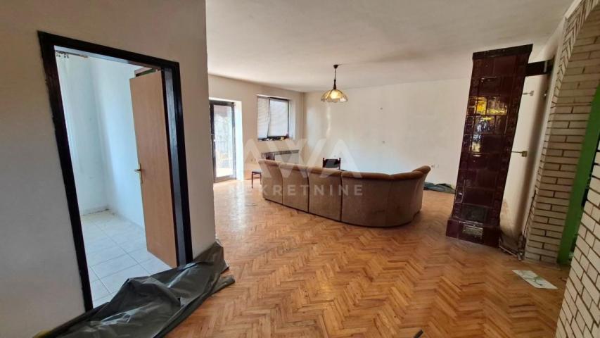 Čonoplja – Spratna kuća 172m² na velikom placu 1617m²