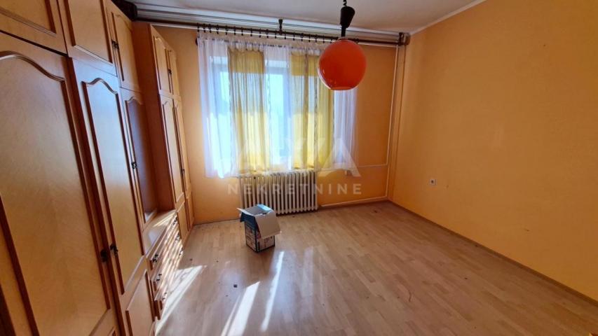 Čonoplja – Spratna kuća 172m² na velikom placu 1617m²
