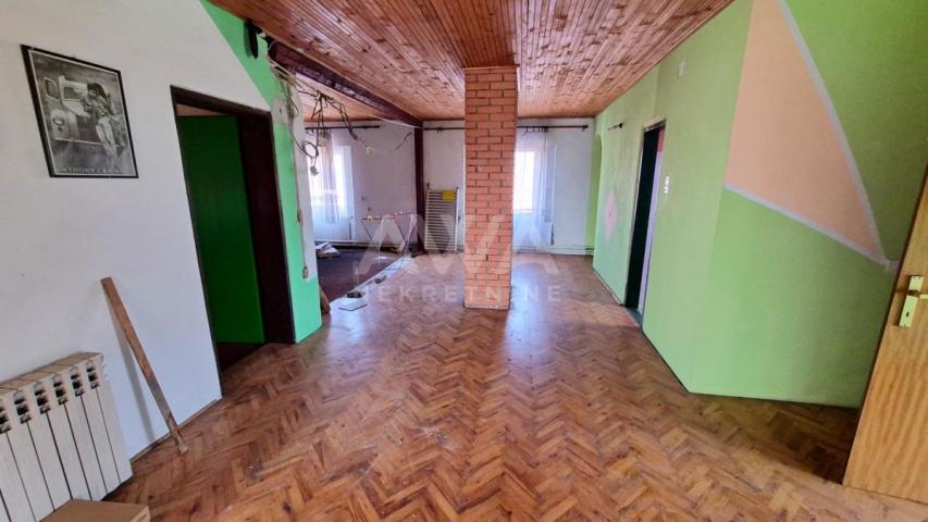 Čonoplja – Spratna kuća 172m² na velikom placu 1617m²