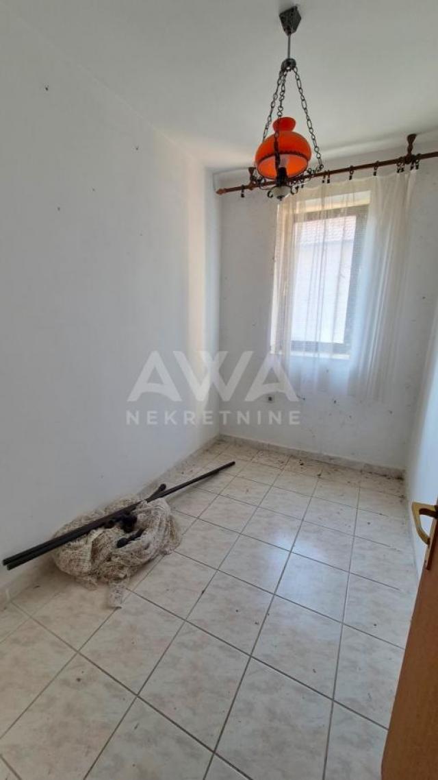 Čonoplja – Spratna kuća 172m² na velikom placu 1617m²