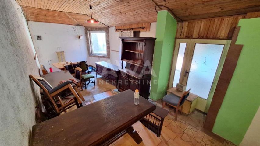 Čonoplja – Spratna kuća 172m² na velikom placu 1617m²