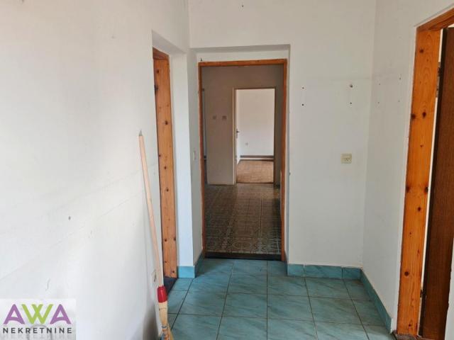 Čonoplja – porodična kuća na placu 679m²