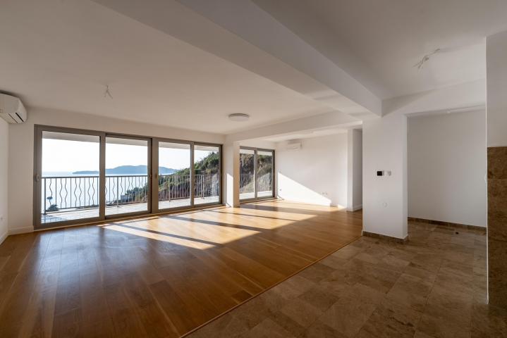 Penthouse with 3 bedrooms and stunning views for sale