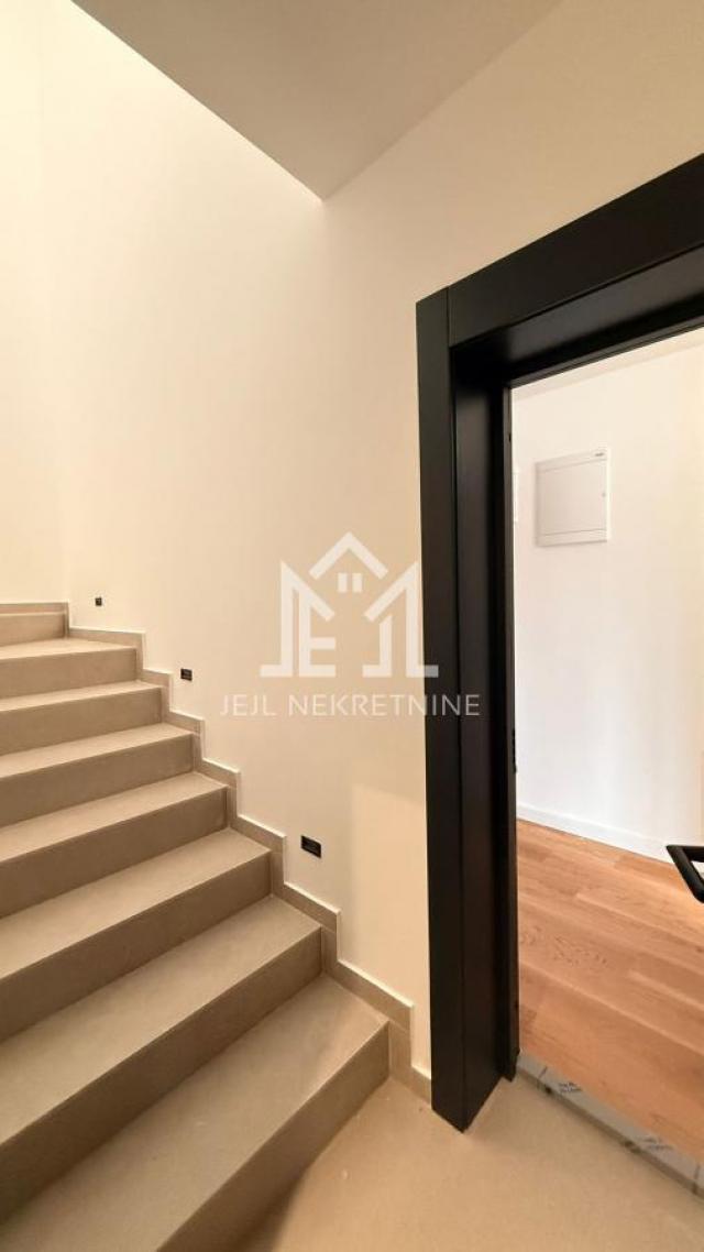LUX vila, 5.0 stan, duplex 208m2,  Telep