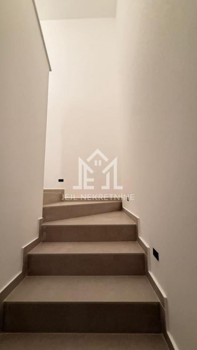 LUX vila, 5.0 stan, duplex 208m2,  Telep