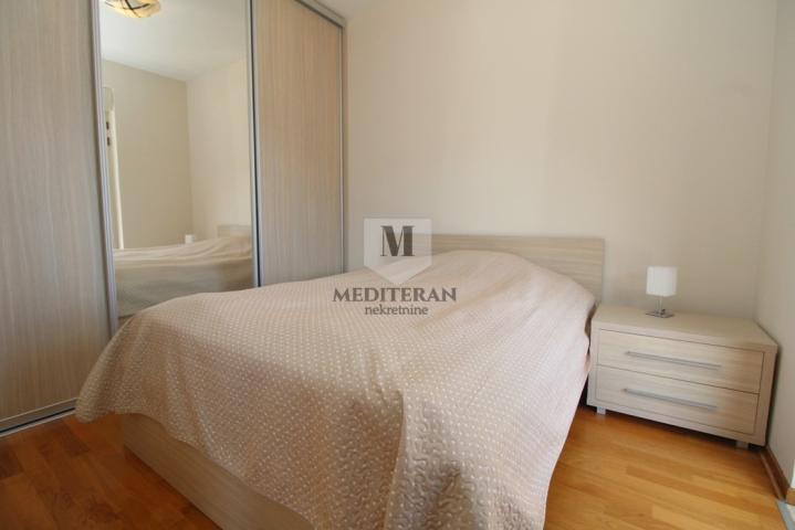 Herceg Novi – Igalo, dvosoban stan površine 60m2 na samoj obali mora. 