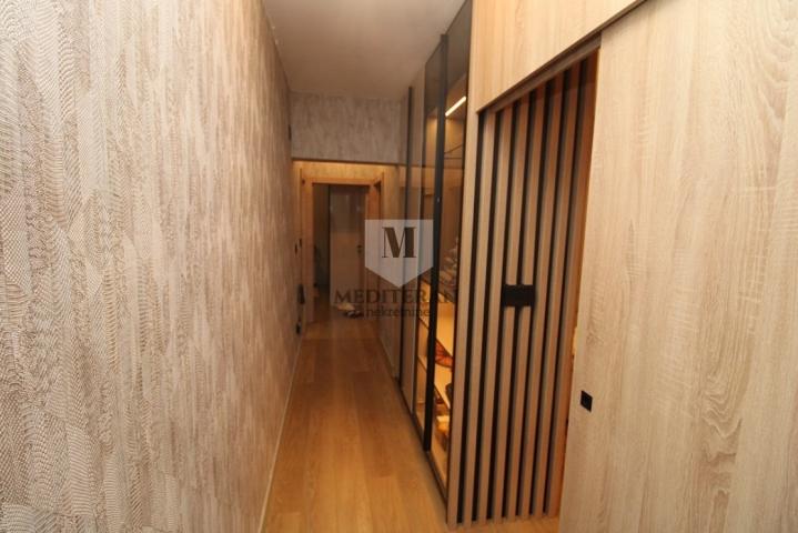 Herceg Novi – Igalo, moderan dvosoban stan površine 70m2 u samom centru. 