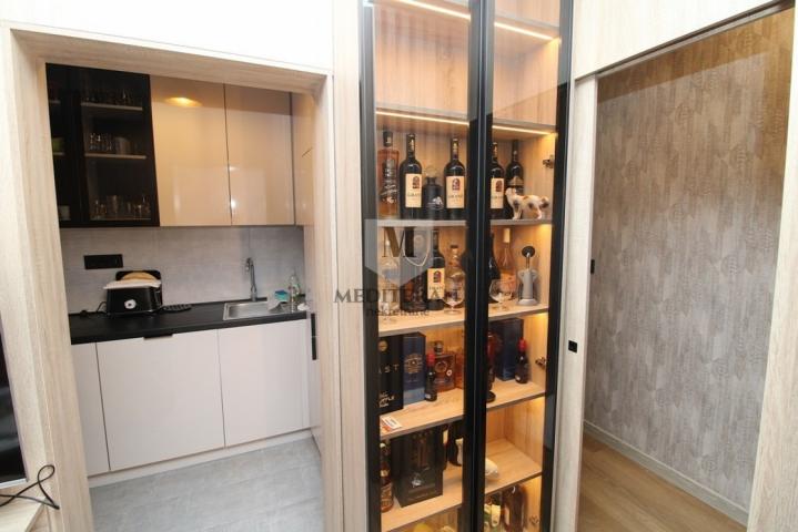 Herceg Novi – Igalo, moderan dvosoban stan površine 70m2 u samom centru. 