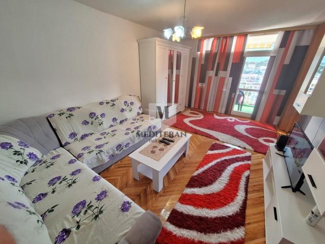 Herceg Novi – Igalo, komforan jednosoban stan površine 64m2 u centru Igala. 