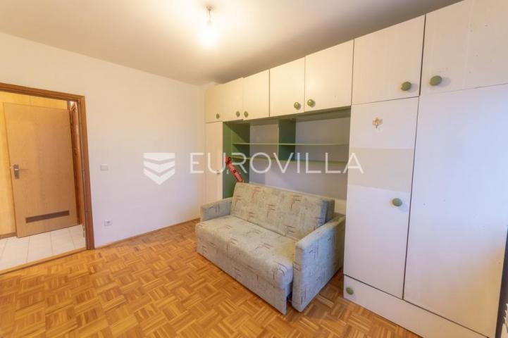 Vukovar, Borovo Naselje, dvosoban stan s loggiom 56,38 m² i spremištem