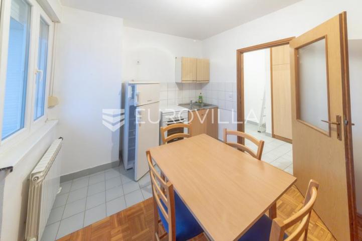 Vukovar, Borovo Naselje, dvosoban stan s loggiom 56,38 m² i spremištem