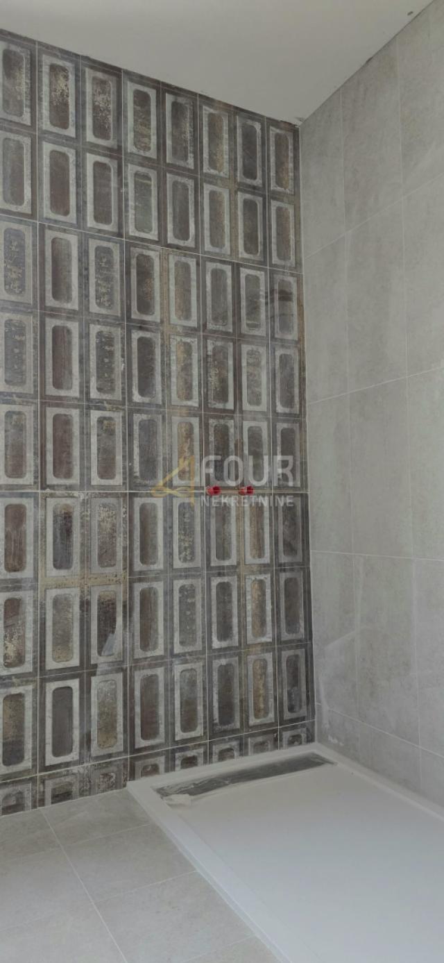 Istra, Svetvinčenat, novogradnja, kuća s bazenom