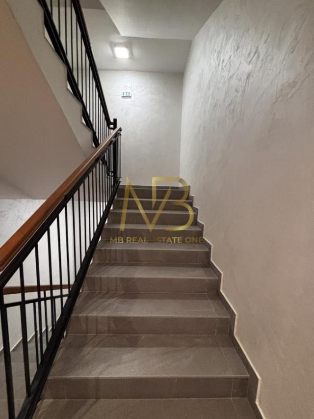 Izdavanje, Stan, 87m2 , Vidikovac