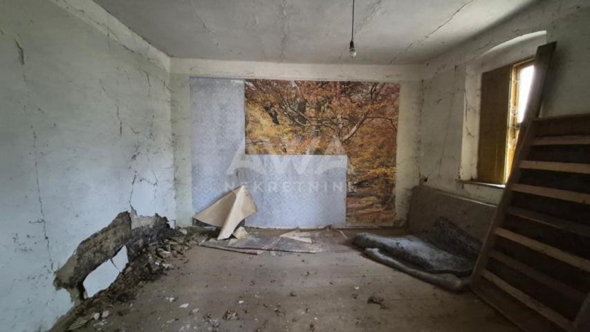 Riđica, Kuća za adaptaciju ili rušenje