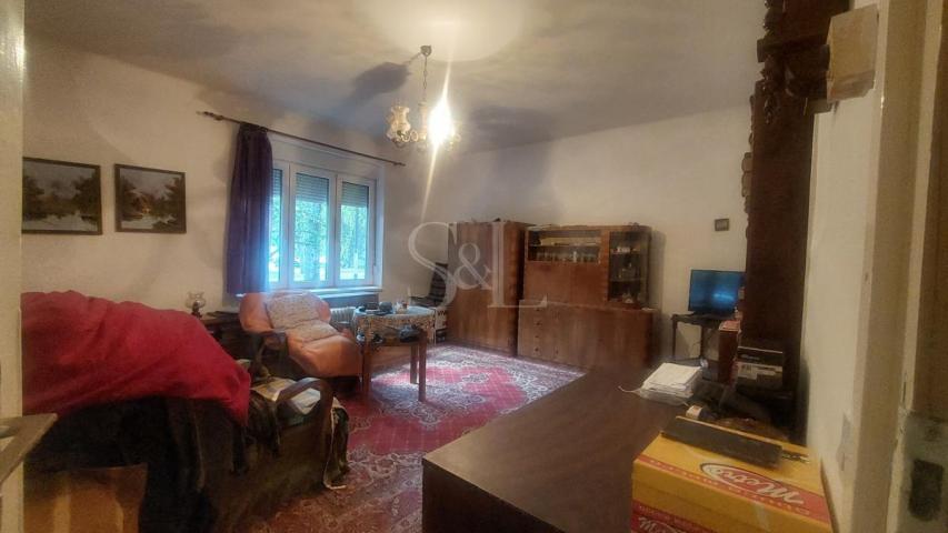 SALONSKI STAN NA STAPARSKOM PUTU