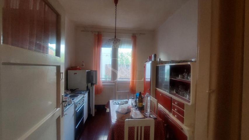 SALONSKI STAN NA STAPARSKOM PUTU