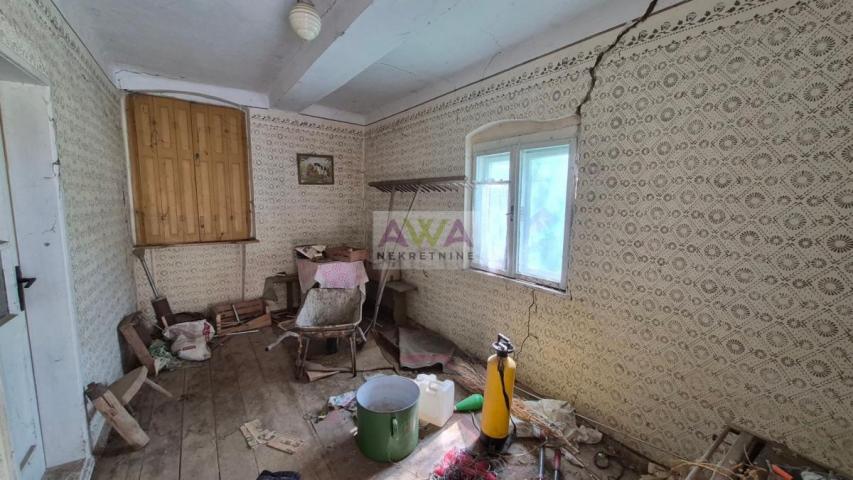 Stanišić – kuća sa velikim placem 1691m², potencijal za podelu